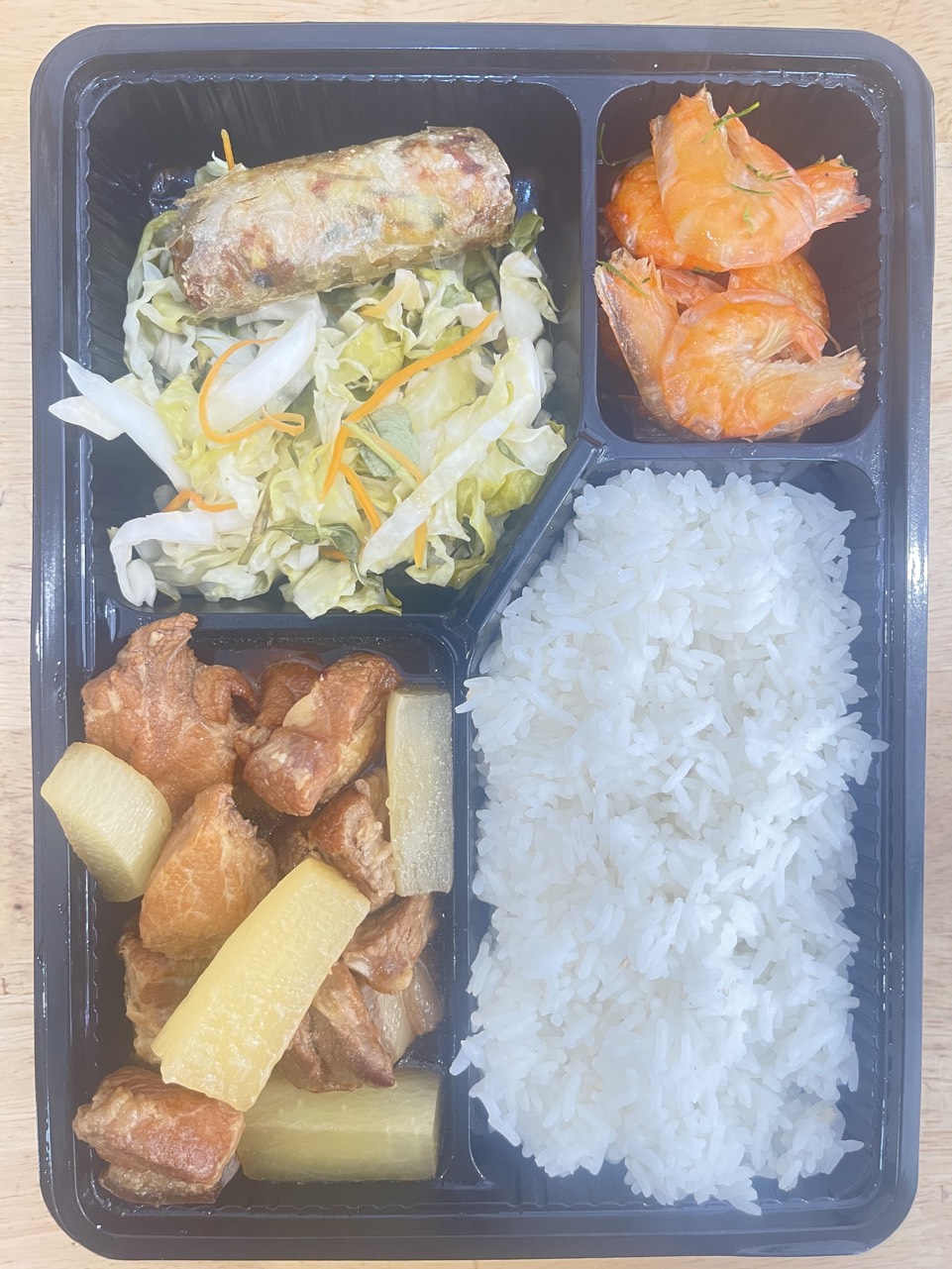 Cơm thịt kho nước dừa