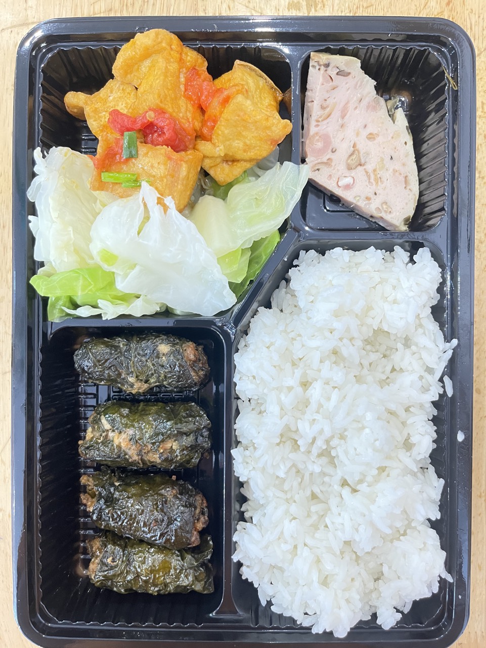 Cơm chả lá lốt